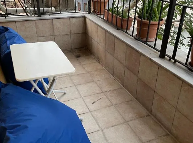 Double Teras In Center *